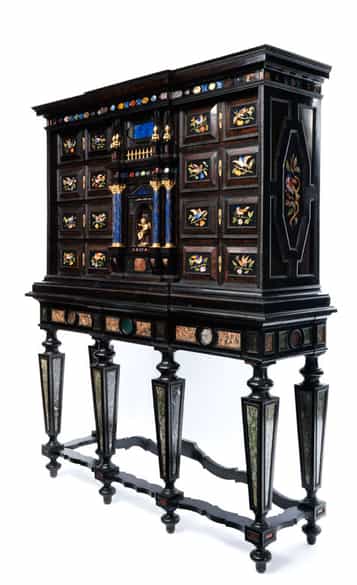 Detailabbildung: Italienischer Prunk-Kabinettschrank mit Pietra dura-Einlagen