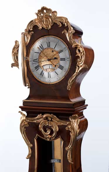 Detailabbildung: Bedeutende Standuhr von Ferdinand Berthoud, 1727 – 1807 