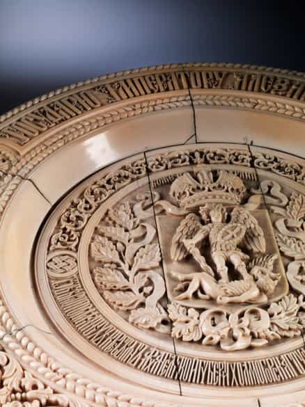 Detailabbildung: Große russische Elfenbeinschale