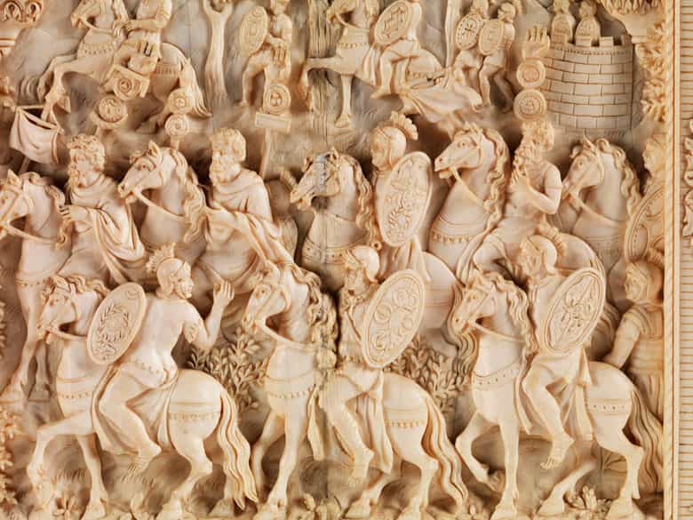 Detailabbildung: Bedeutendes Triptychon in Elfenbein, Silber, Email und Steinbesatz, dem Thema des römischen Kaisers Marc Aurel, 121 - 180 n. Chr., gewidmet