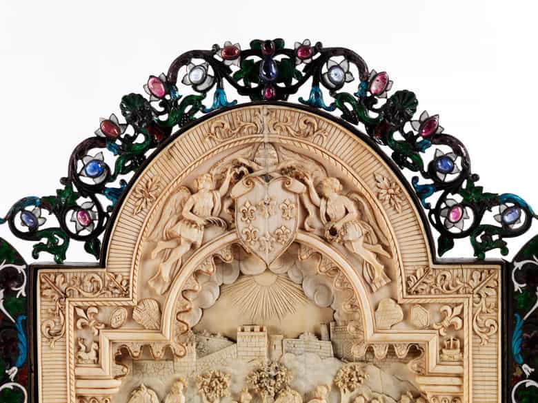 Detailabbildung: Bedeutendes Triptychon in Elfenbein, Silber, Email und Steinbesatz, dem Thema des römischen Kaisers Marc Aurel, 121 - 180 n. Chr., gewidmet