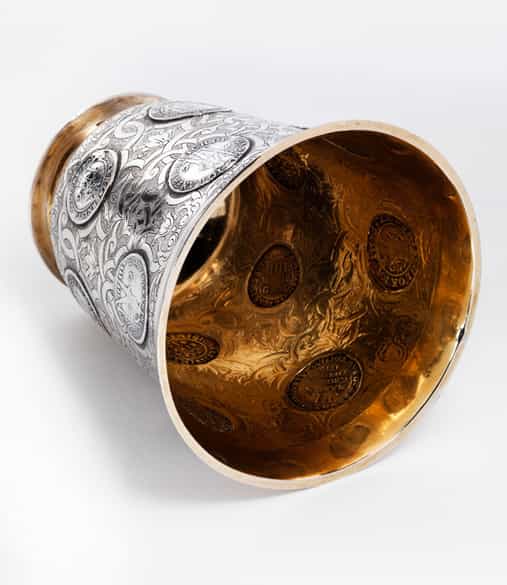 Detailabbildung: Münzbecher