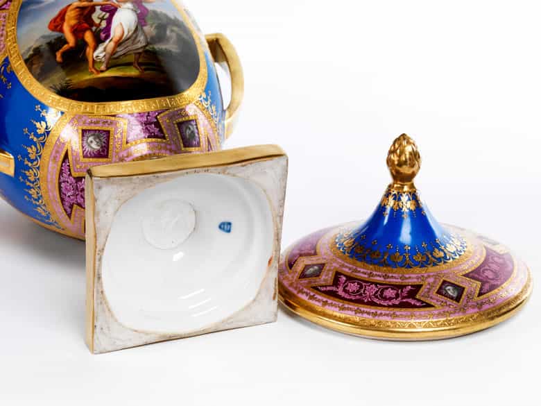 Detailabbildung: Wiener Empire-Deckelvase