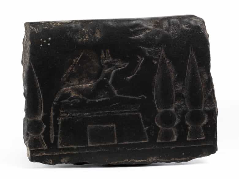 Detailabbildung: Ägyptischer Basaltstein