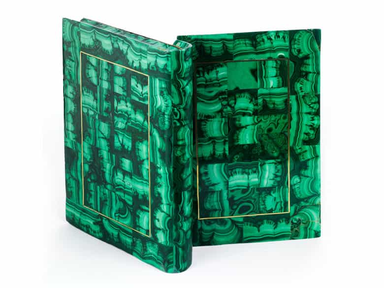 Detailabbildung: Russische Schatulle in Form eines Buches