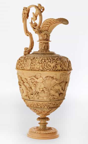 Detailabbildung: Elfenbeinkanne im Renaissance-Stil