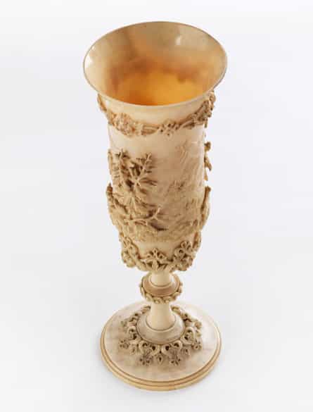 Detailabbildung: Feiner Pokal mit Gebirgsszenerie