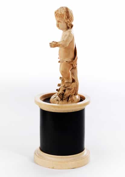 Detailabbildung: Putto als „Christus Triumphans 