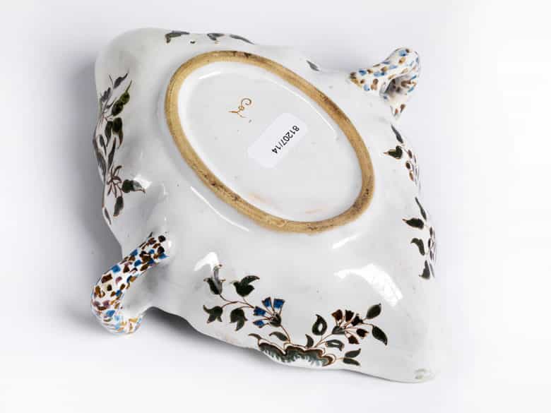 Detailabbildung: Kleine Fayence-Schale