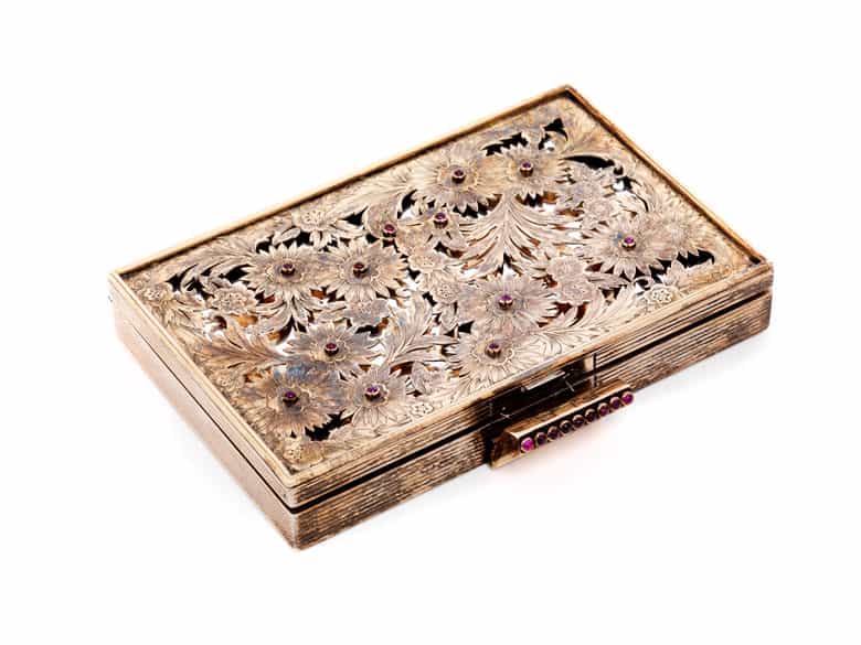 Detailabbildung: Boucheron-Abendtasche mit vergoldeter Silberdose