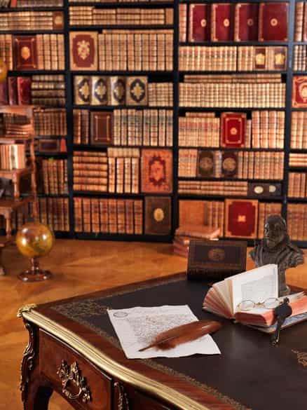 Detailabbildung: Eine dekorative Bibliothek mit mehr als 900 prächtigen Einbänden des 17. und 18. Jahrhunderts A decorative library with more than 900 sumptuously bound books from the 17th and 18th centuries