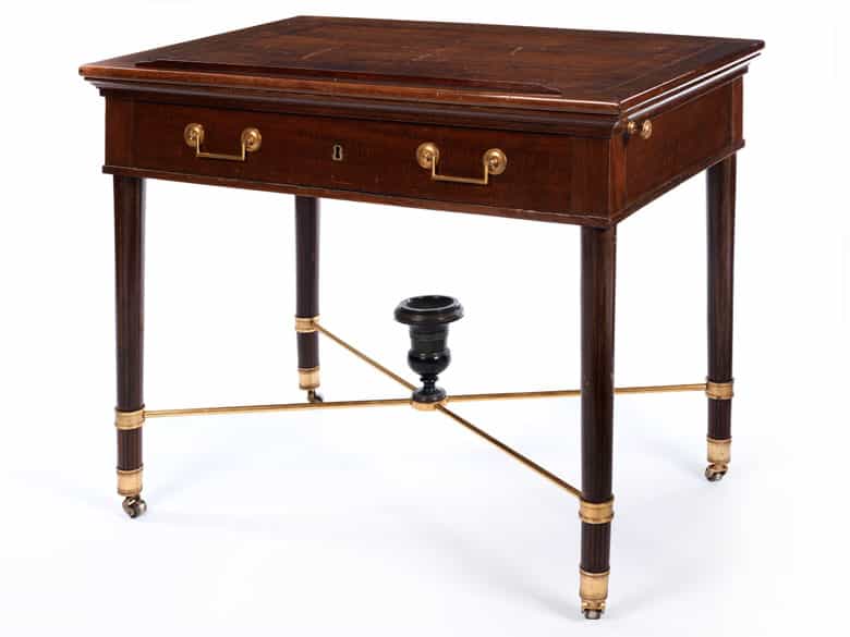 Detailabbildung: Kleiner Directoire-Schreibtisch (Table à la tronchain)