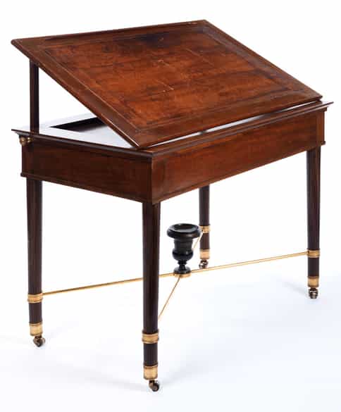 Detailabbildung: Kleiner Directoire-Schreibtisch (Table à la tronchain)