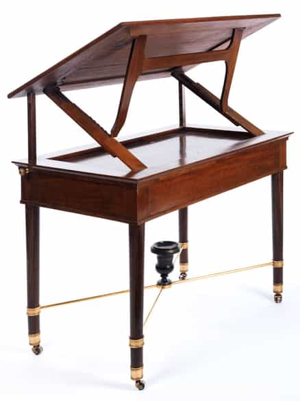 Detailabbildung: Kleiner Directoire-Schreibtisch (Table à la tronchain)