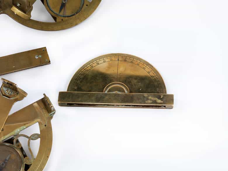 Detailabbildung: Konvolut von vier Nivelliergeräten