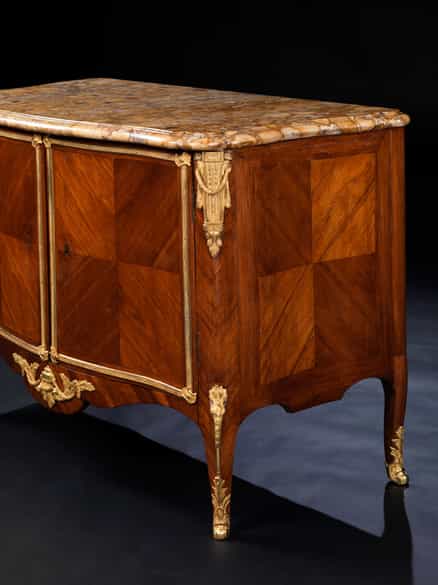 Detailabbildung: Bedeutende, signierte Pariser Kommode von Leonard Boudin, 1735 - 1804