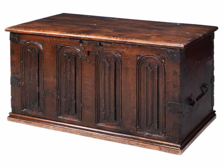 Detailabbildung: Äußerst seltene gotische Truhe