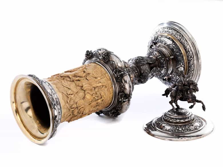 Detailabbildung: Monumentaler Deckelpokal mit Elfenbeinwandung