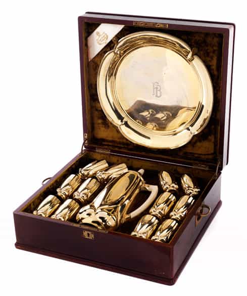 Detailabbildung: Großes, vergoldetes Wasser- bzw. Getränkeservice für zwölf Personen