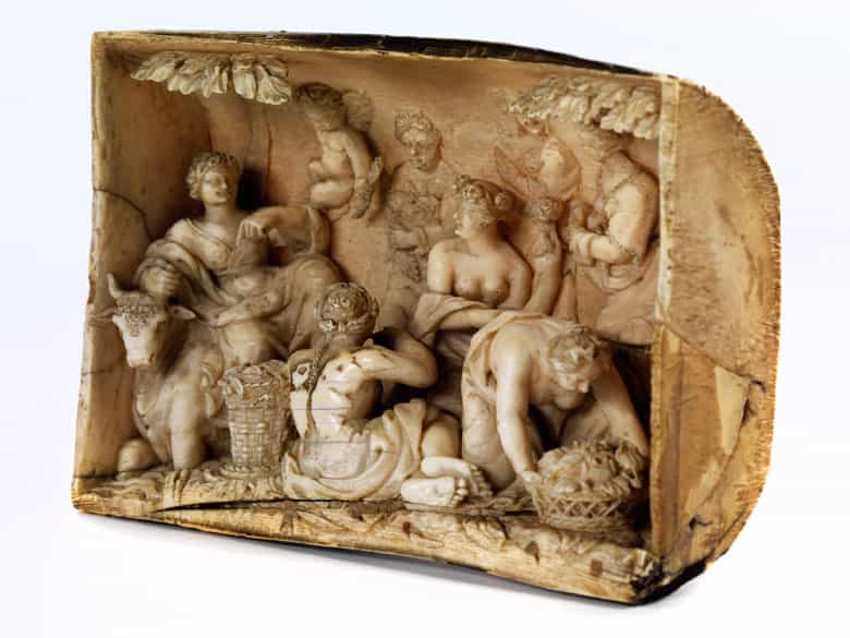 Detailabbildung: Satz von vier ebenso seltenen wie qualitätvollen Elfenbeinreliefs mit antik-mythologischen Szenendarstellungen in der Art von Ignaz Elhafen
