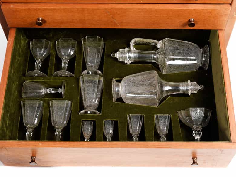 Detailabbildung: Komplettes „Maria Theresia“ Gläserservice der Firma Joseph Lobmeyr, Wien