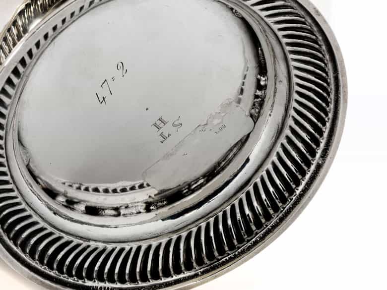 Detailabbildung: Gläserkühler mit Wappendarstellung