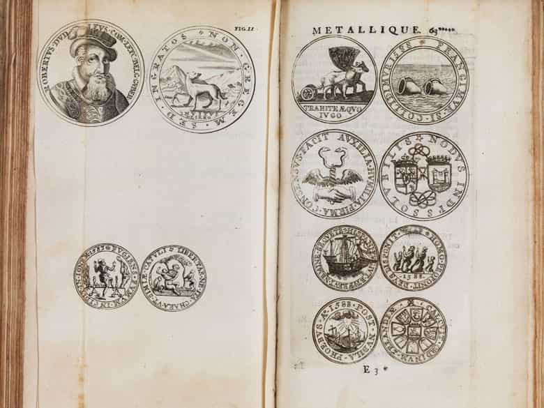 Detailabbildung: Weiße Bibliothek mit Werken des 16. - 18. Jahrhunderts