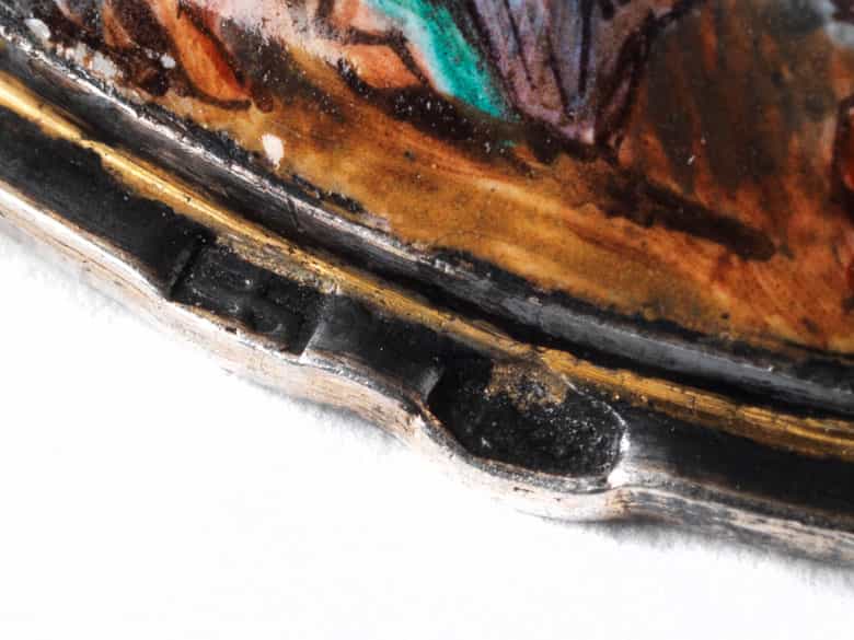 Detailabbildung: Tafelaufsatz-Schiffchen in Bergkristall mit Silbermontierung und Emailmalerei