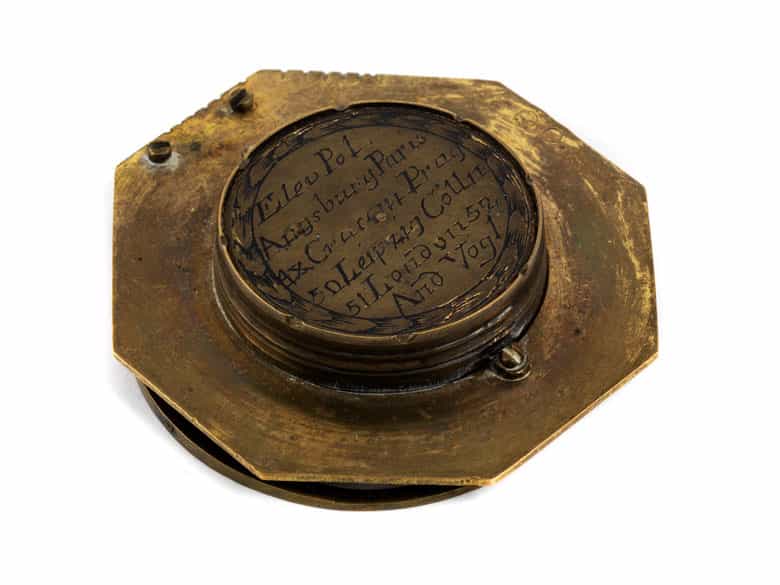 Detailabbildung: Achteckige Äquatorial-Sonnenuhr