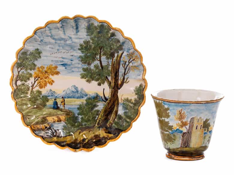 Detailabbildung:  Italienische Tazza mit zugehöriger Unterschale