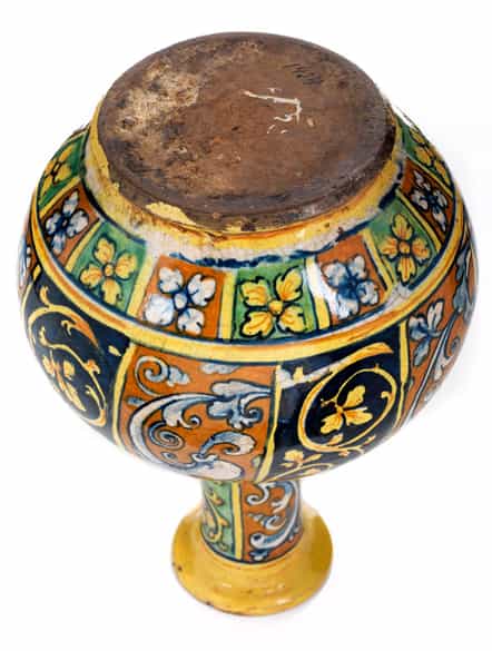 Detailabbildung: Majolika-Apotheken-Flasche