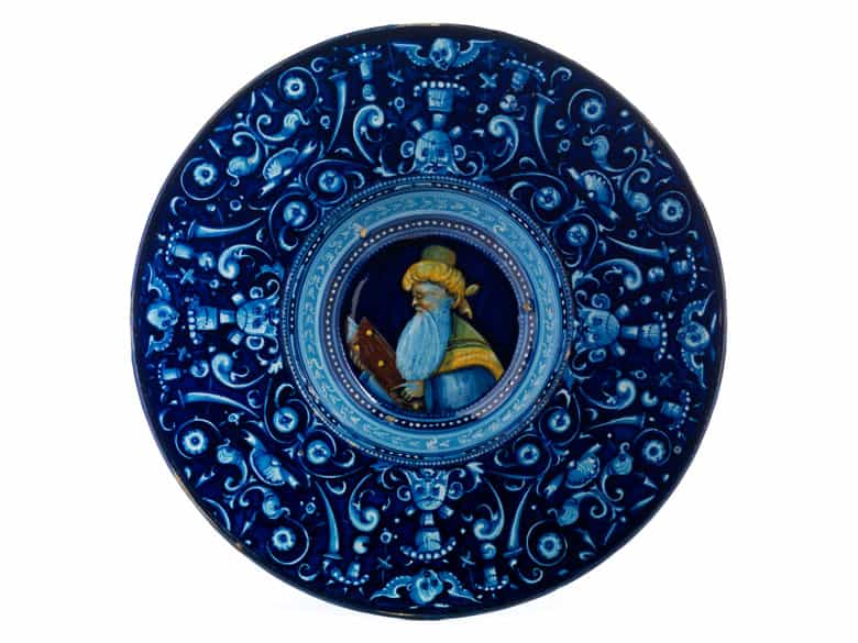 Detailabbildung: Bedeutender Majolika-Teller der Manufaktur Faenza