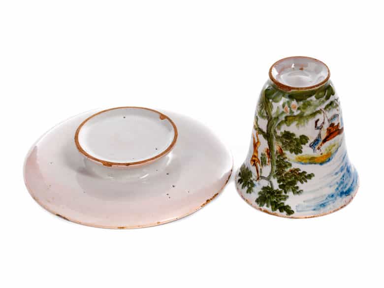 Detailabbildung:  Tasse mit zugehörigem Unterteller