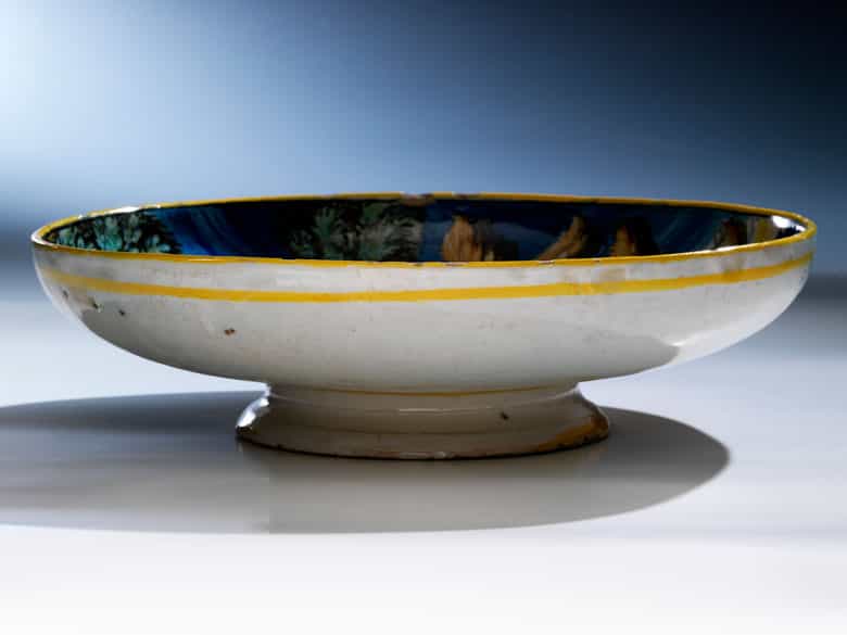 Detailabbildung: Majolika-Istoriato-Tazza der Manufaktur Pesaro