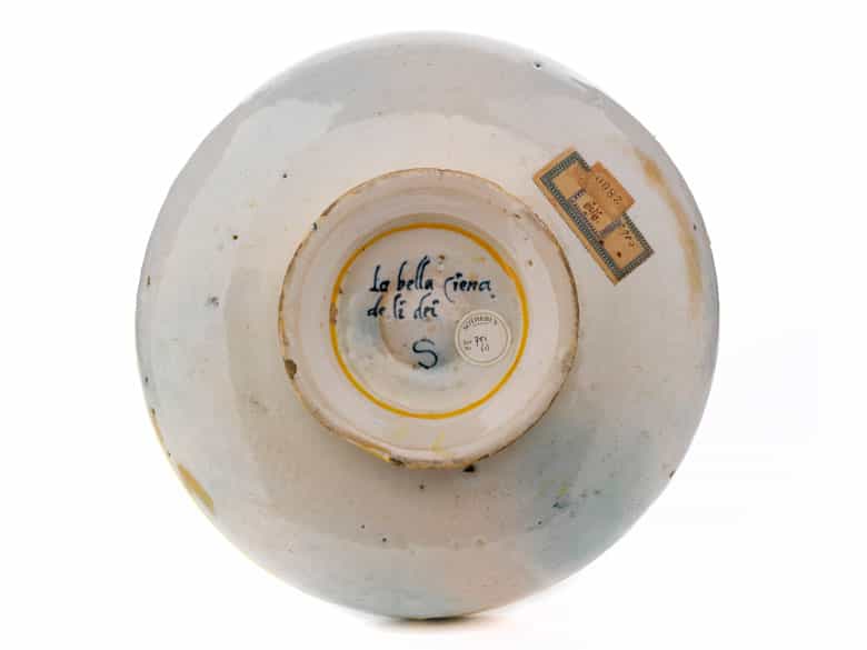 Detailabbildung: Majolika-Istoriato-Tazza der Manufaktur Pesaro