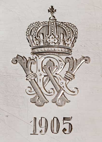 Detailabbildung:  Großes Silbertablett aus dem ehemaligen Besitz Kaiser Wilhelm II als König von Preußen