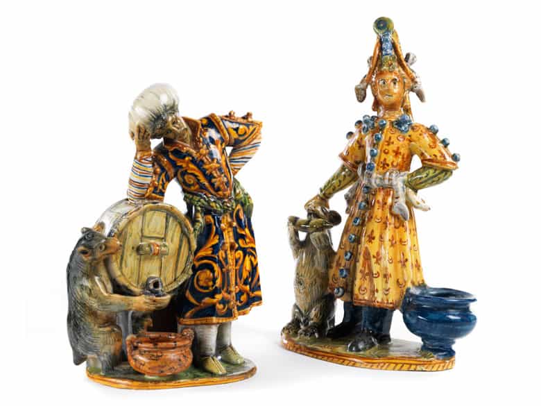 Detailabbildung:  Paar museale Majolika-Figuren aus Urbino, 16. Jahrhundert 