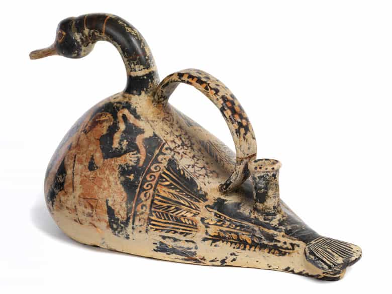 Detailabbildung: Große Kanne in Form eines Schwanes