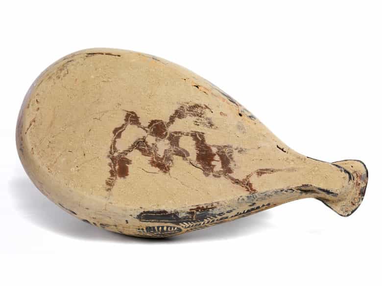 Detailabbildung: Große Kanne in Form eines Schwanes