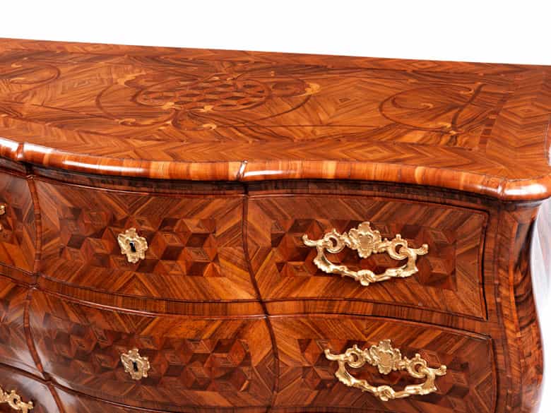 Detailabbildung:  Elegante, große Rokoko-Kommode