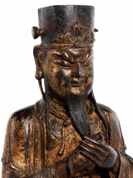 Detailabbildung:  Bronzefigur eines Tempelpriesters