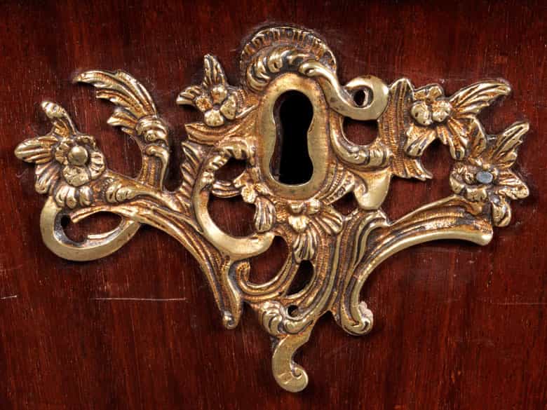 Detailabbildung:  Vornehme Rokoko-Kommode