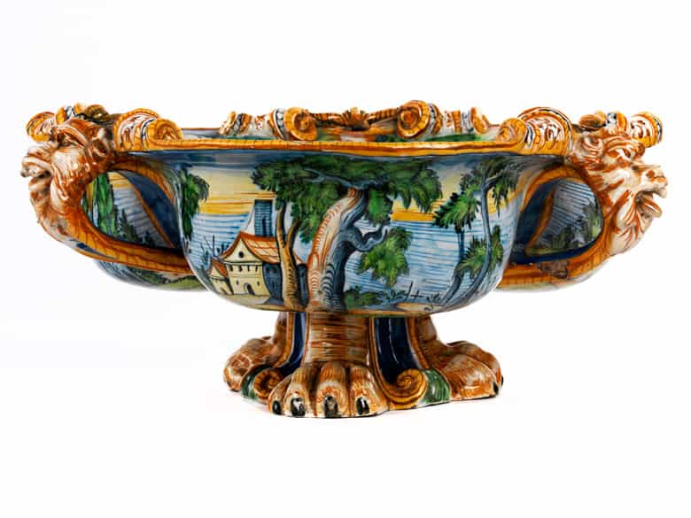 Detailabbildung: Paar große, seltene Majolika-Schalen, wohl aus der Werkstatt der Patanazzi