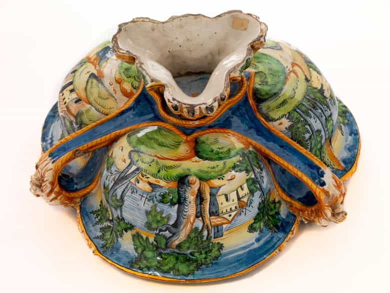 Detailabbildung: Paar große, seltene Majolika-Schalen, wohl aus der Werkstatt der Patanazzi