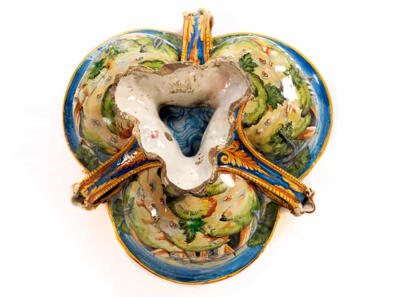 Detailabbildung: Paar große, seltene Majolika-Schalen, wohl aus der Werkstatt der Patanazzi