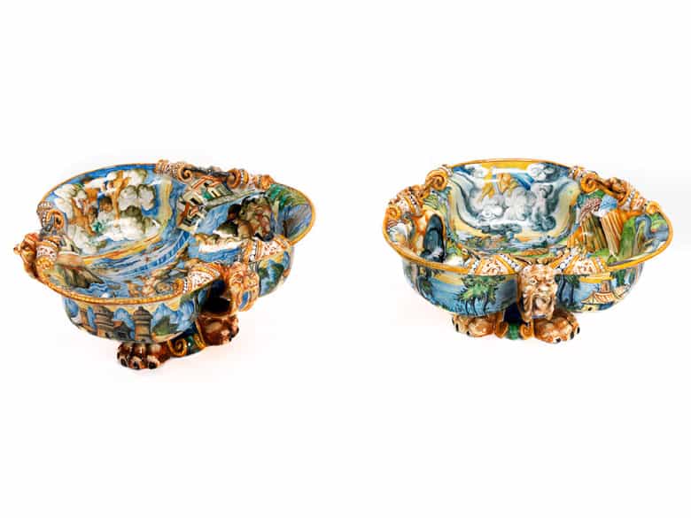 Detailabbildung: Paar große, seltene Majolika-Schalen, wohl aus der Werkstatt der Patanazzi