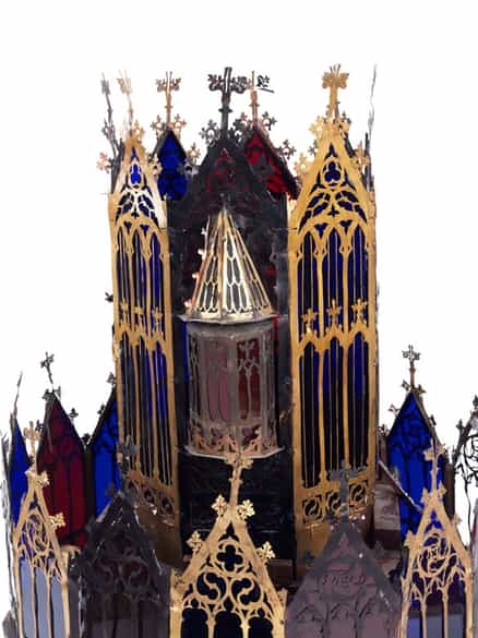 Detailabbildung:  Große neo-gotische Laterne