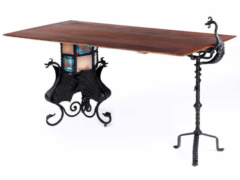 Detailabbildung: Tisch nach Entwurf von Antonì Gaudi, 1852 – 1926