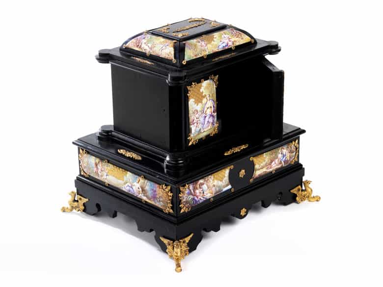 Detailabbildung: † Ebonisiertes Schmuckkästchen in Form eines Miniatur-Kabinettmöbels