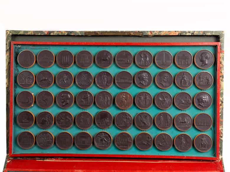 Detailabbildung:  Daktyliathek - Medaillenmustersammlung der Ära Napoleons